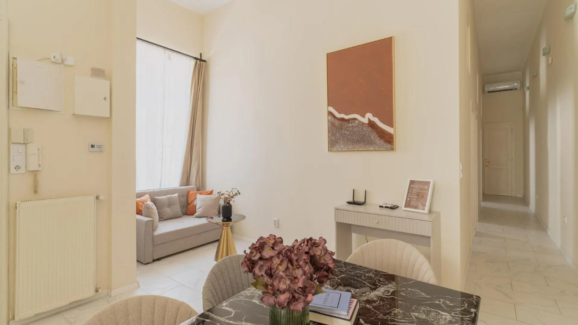 Cozy Boulevard Apartment In The Heart Of Budapeşte