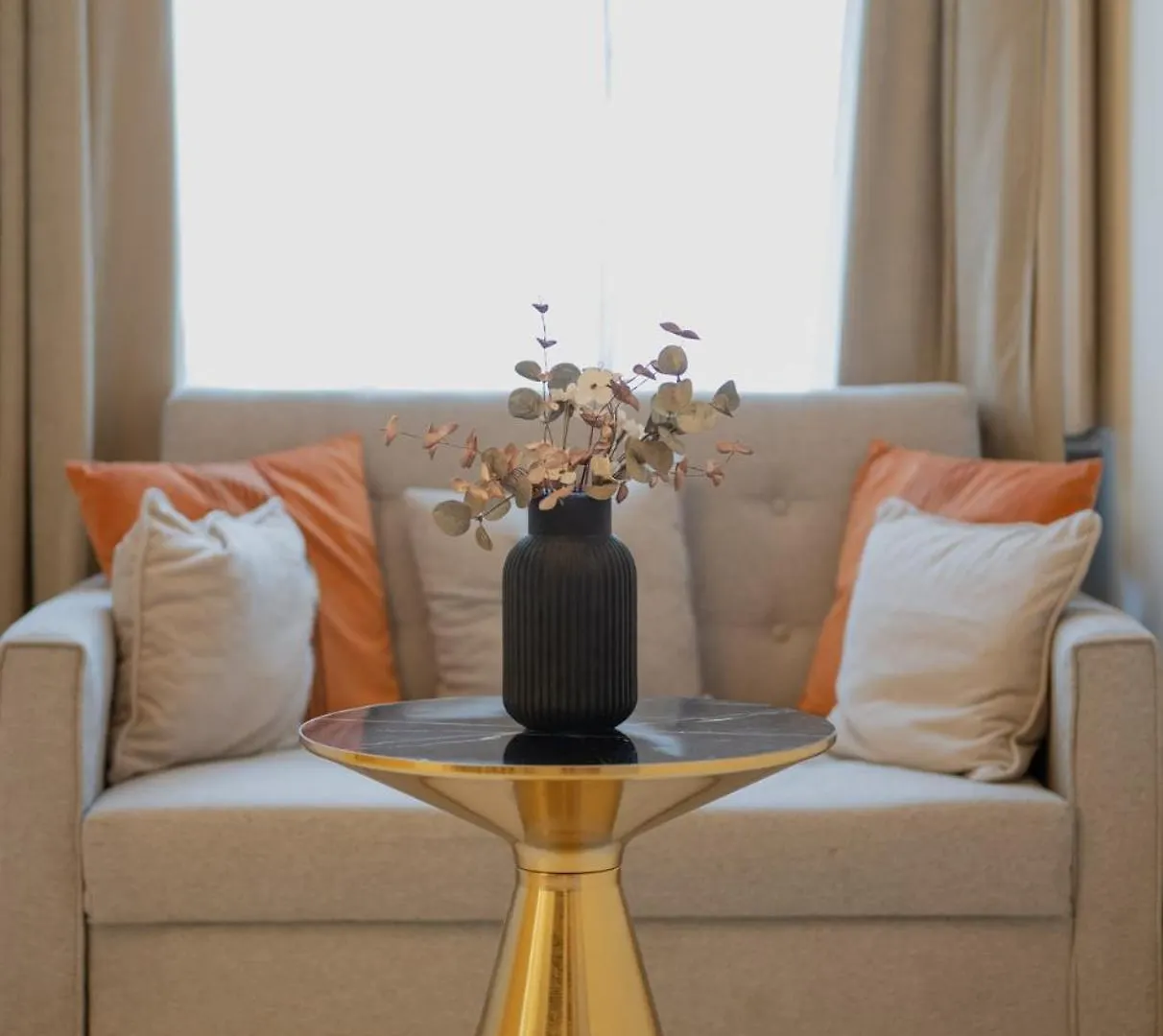Cozy Boulevard Apartment In The Heart Of Budapeşte